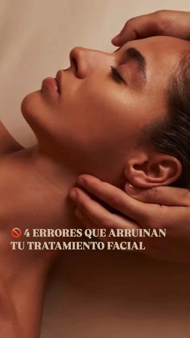 🚫 4 ERRORES QUE ARRUINAN TU TRATAMIENTO FACIAL
¿Acabas de hacerte un facial?
✨ Evita estos errores comunes✨
❌ ERRORES DE HIGIENE
• Fundas de almohada sucias → Cámbialas!
• Pantalla del celular → Límpiala!
• Brochas de maquillaje → Desinféctelas!
❌ ERRORES DE CONTACTO
• Tocarse la cara constantemente → ¡Manos fuera!
• Pellizcar o rascar → Tu piel está sensible, déjala descansar
❌ ERRORES DE PRODUCTOS
• Exfoliantes o retinoides → Espera 48-72 horas 📣
• Maquillaje pesado → Evítalo las primeras 24h
• Limpiadores agresivos → Usa productos suaves
❌ ERRORES DE ESTILO DE VIDA
• Ejercicio intenso → El sudor irrita la piel tratada
• Agua muy caliente → Ducha tibia por 2-3 días
• Exposición solar → ¡PROTECTOR SOLAR OBLIGATORIO! ☀️
✅ LO QUE SÍ DEBES HACER:
🌟 Hidrata tu piel constantemente
🌟 Protege del sol (SPF 50+)
🌟 Descansa y deja que tu piel se recupere
🌟 Mantén una rutina suave de limpieza
💡 ¿POR QUÉ ES IMPORTANTE?
Tu tratamiento eliminó impurezas y exceso de grasa. Los primeros días son CLAVE para:
✨ Maximizar los resultados
✨ Evitar irritaciones
✨ Mantener los beneficios por más tiempo
¿Tienes dudas sobre tu tratamiento?
¡Escríbenos! 💬
#TratamientoFacial #CuidadoDeLaPiel #Skincare #CentroDeEstetica #BeautyCare #PostTratamiento #boutiquespacosmetics