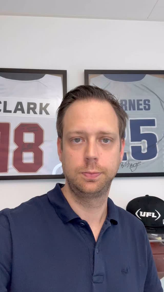 NEW PROJECT FOR OUR PLAYERS!!
Look at this beauty!!
#tradingcards #proplayer #jadrianclark #americanfootballplayer