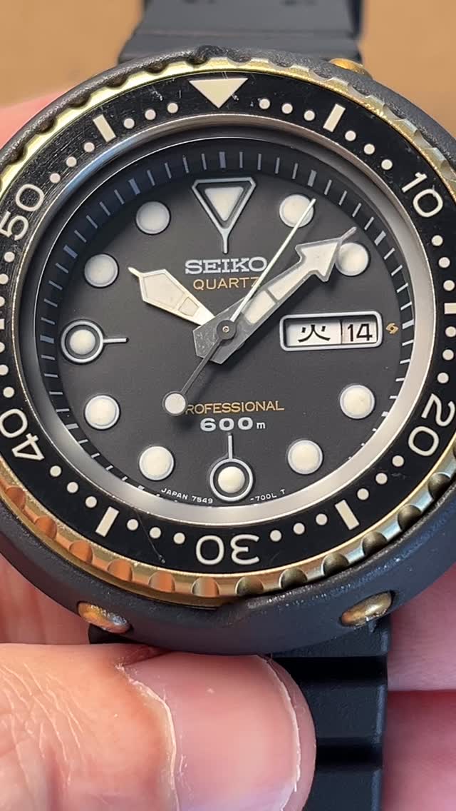 Available now! Fresh to the collection, both Quartz and Automatic versions of the iconic Seiko Tuner. Celebrated for their bold case lines, distinctive dials, and unmistakably 1970s character, these watches embody the golden era of Seiko design. Rarely seen together, and even more rarely in this condition, they offer a true glimpse into Seiko’s innovative heritage. Explore these and other vintage treasures now on our website.
#SeikoTuner #VintageSeiko #SeikoCollectors #WatchCollectors #SeikoHeritage #VintageWatchFinds #TempoPrima