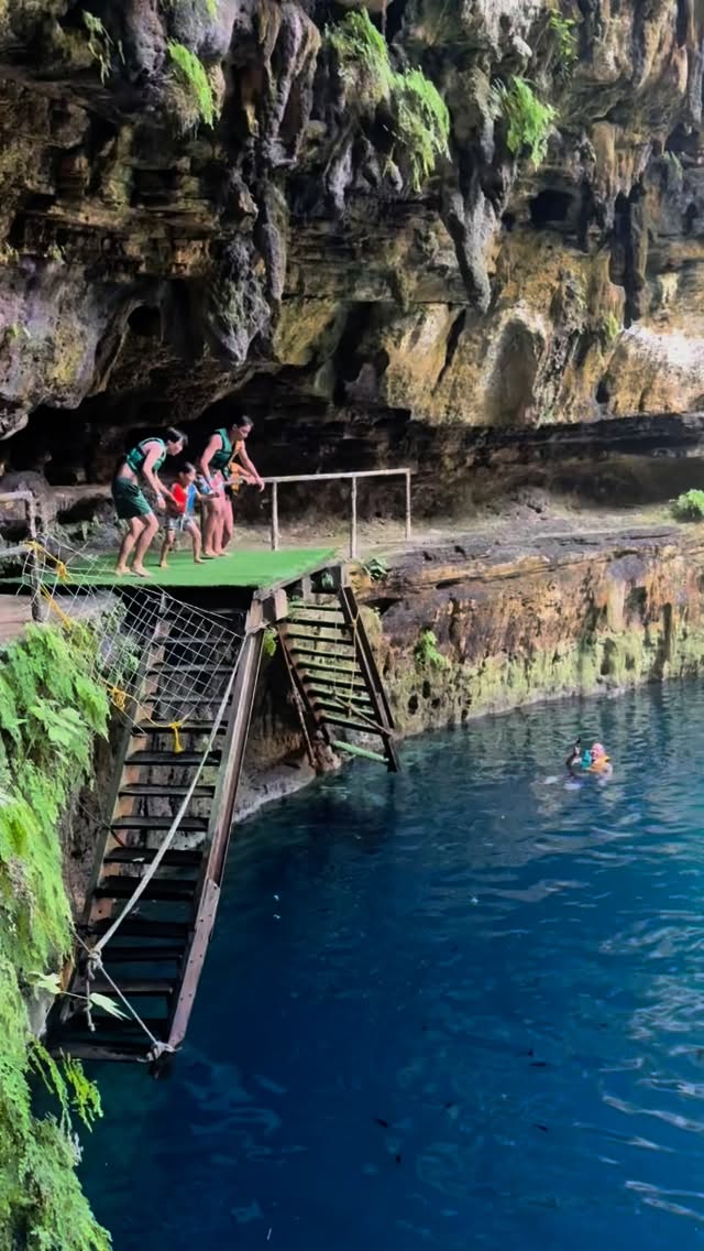 Dad and his three boys from Toronto were my outstanding company today touring the Yucatan peninsula with Señor Travel Bug. They opted for the ‘classic’ tour taking in Chichen Itza, a cenote and colonial Valladolid, and the biggest smiles might have been reserved for their Mayan dining experience in a restaurant buzzing with locals. The emphasis of Señor Travel Bug is quality in everything, not necessarily expensive but it had better be good! #cancun #mexico #privatetour #valladolid #cenoteoxman