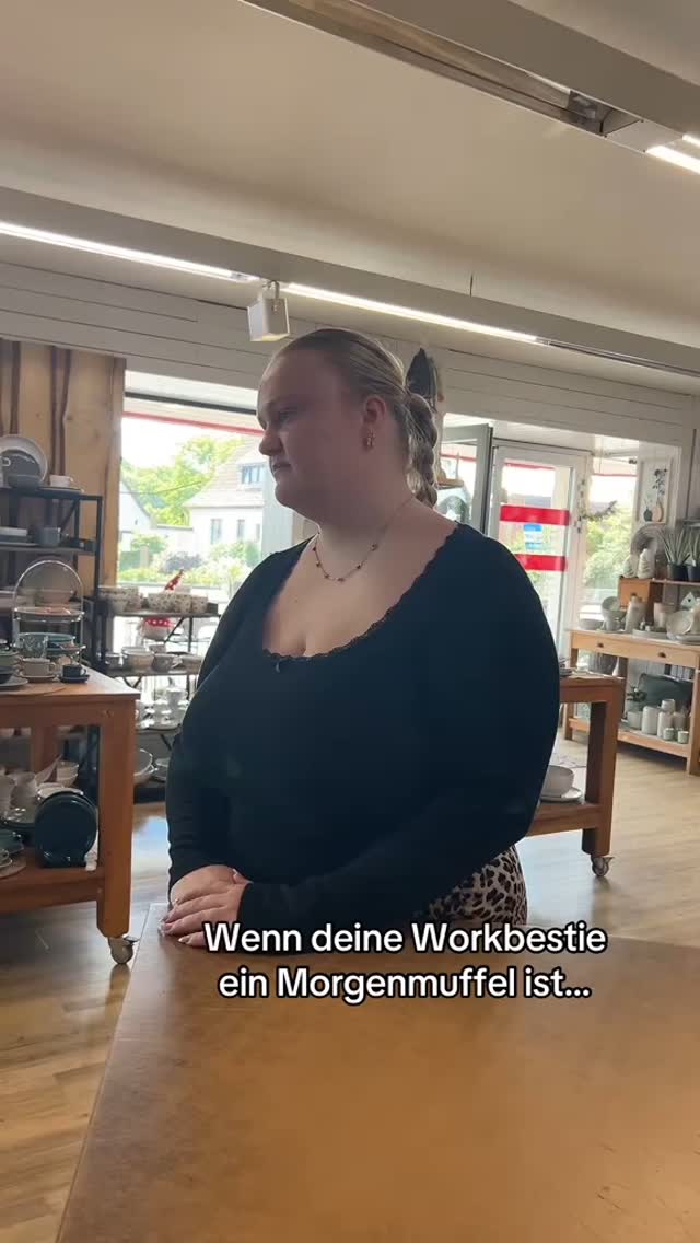 Gespräche vorm ersten Kaffee be like...☕️
#horstschäfer_gnarrenburg #kleinelädenandiemacht #regionalshoppen #fun #spaßbeiderarbeit