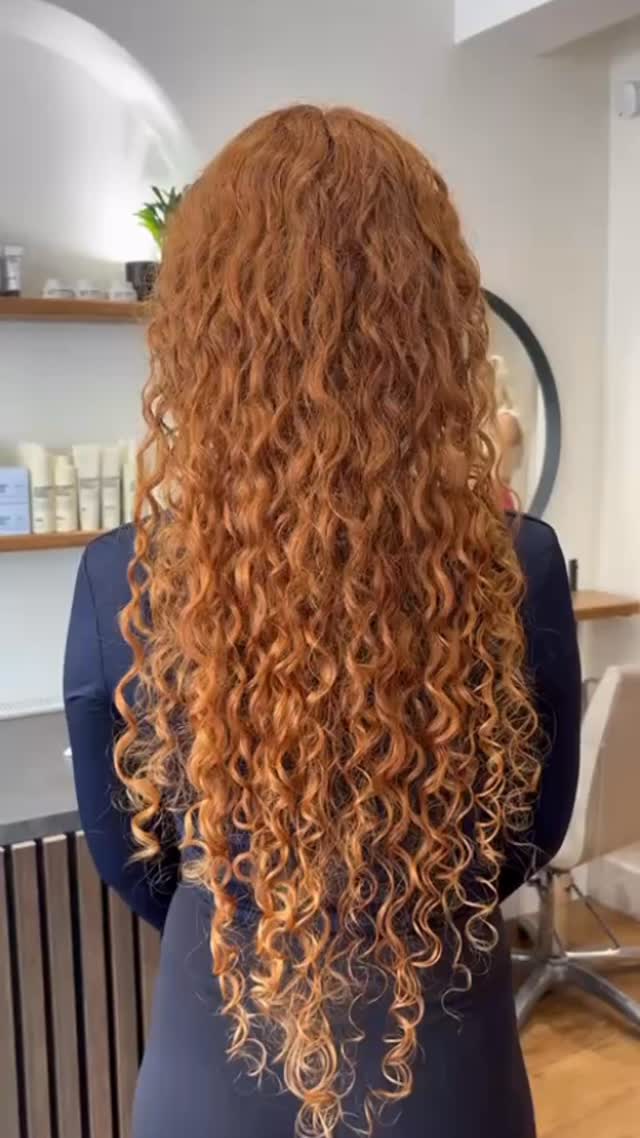 Beautiful natural hair 💚
Dani carried out a fully bespoke curly cut on this lovely client.
We don’t believe in one-size-fits-all – every curl pattern, texture, and wave is unique.
Our goal? To celebrate your natural hair and create a shape that works with it, not against it.
#curlycutcardiff#curlyhaircut#bespokehaircut#curlyhair