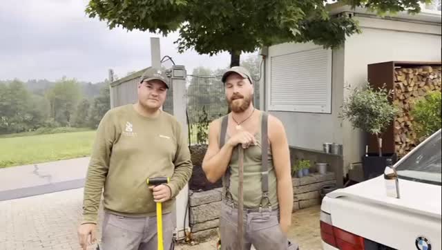 Baumpflanz-Challenge 🌳
Herzlichen Dank für die Nominierung @schmid_bau_neumarkt 😎
Wir haben unseren Baum eingepflanzt und freuen uns schon auf die Ernte. 😉
Jetzt geben wir weiter an: @rupprecht_holzbau , @gws.geschirrverleih und @zuendstoff.marketingagentur
7 Tage habt‘s Zeit - sonst gibt’s a guate Brotzeit für uns alle von der Niklas Garten & Pool GmbH
🥨🥩🥓
#baumpflanzchallenge #pflanzenliebe🌱
#outdoorliving #poolimgarten #poolgarten #lamellendach #pergola #niklasgarten #niklasgartenundpool
