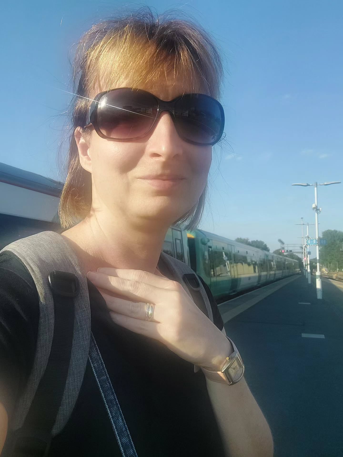 Let's see this week - how was it at Relax-therapy.
👣 It's this week top treatment was feet reflexology. I had the privilege to give a treatment for a heavily pregnant lady and she was soo relaxed after.
👶 Baby massage continued for a Baby Girl. She loves her feet massage and reflexology. She knows me now so she greeted me with big smile. 🙂
🎂 Hungary celebrated its 1025th birthday with fireworks on the 20th August! 🎆🎉
❤️🩹 Lady RaRa had go with me from Tuesday afternoon til Thursday evening. I had a client with very stiff back last Saturday and this her saying to STOP and look after myself.
🥦 I tried some new recepies and I have to say we are on the right path with Holly. Still no gluten, no wheat, no dairy, no processed food, no eggs and loads of no but it is working!
Hope you have some excited plans for the BH weekend! Enjoy and see you next week!
Bea 👣🙌
#massagetherapy #massage #reflexology #purley #babymassage #postnatal #babyreflexology #rheumatoidarthritis #therapistlife #chronicillness