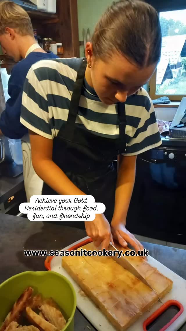 🥳 ACHIEVE with Season It Cookery Residential! 🥳
Well done week 5 participants ! We hope you’ve enjoyed your stay with us and safe travels home today :) thank you for choosing us for your Gold Residential ! Our 6 day DofE Gold Residential is more than just cooking… it’s about independence, confidence, and new friendships.
By the end of the week, students will have:
✅ Cooked and shared delicious meals with their peers
✅ Discovered seasonal, sustainable ingredients
✅ Gained practical skills they’ll use for life
✅ Built lasting friendships and memories
✅ Achieved their DofE Gold Residential with pride!
Parents can relax knowing their teen is safe, supported, and learning valuable life skills. Teens love the buzz of shared meals, foodie adventures, and the chance to live independently for the week.
👉 Spaces are limited – secure your spot now!
🌐 www.seasonitcookery.co.uk
#DofE #GoldResidential #SeasonItCookery #FoodieAdventure #AchievementUnlocked #mumsnet
