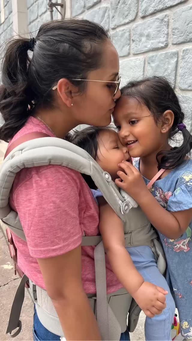 Love baby snuggles? Here’s how to carry without straining your core or back. #MindfulMotherhood
#BlissPTandPilates #MtLaurelMoms #SouthJerseyMoms #PhillyMoms #PostpartumWellness #PrenatalPilates #PregnancyFitness #PostpartumStrong #CoreRecovery #PelvicFloorHealth #MamaWellness #SouthJerseyFitness #PilatesForMoms #MomLifeNJ #PregnancySupport #PostpartumSupport #StrongLikeAMother #MomsOfSouthJersey #PrenatalWellness #HealingAfterBaby