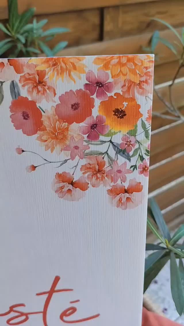 🌸 Un panneau d’accueil pas comme les autres 💖
C’est aussi ça notre métier, savoir personnaliser et faire en sorte que votre mariage soit à votre image jusqu’au bout des couleurs.
Merci à nos mariés pour leur confiance et encore beaucoup de bonheur à vous 🥰
#mariage #wedding #flowers #namaste #papeterie #bienvenue