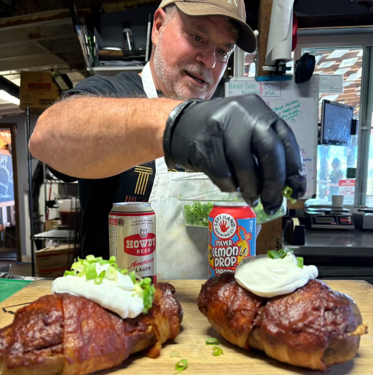 Twice baked (once smoked) bacon + pulled pork stuffed Tater. "Potato on a Second Date" Saturday 8/23 for Lunch.
😎
#smoked #potato #bacon #yum