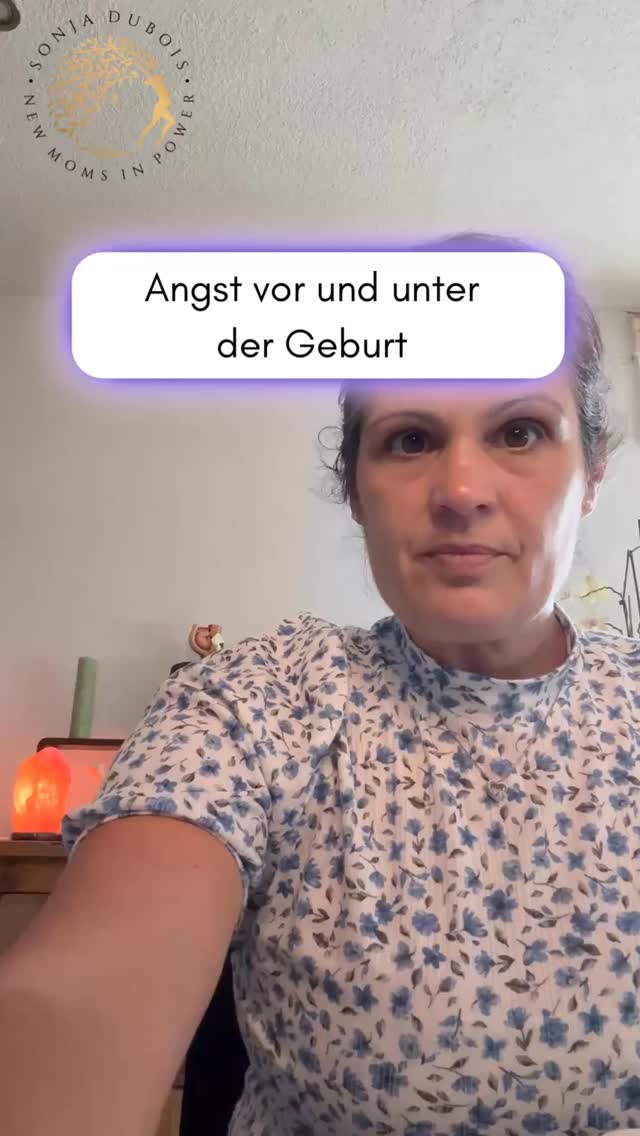 Ich dachte immer, ich darf keine Angst haben –
nicht als Geburtsbegleiterin.
Aber jetzt weiss ich: Angst ist Teil eines Weges.
Und sie verändert sich, sobald ich sie nicht mehr wegdrücken muss.
Vielleicht ist das genau die Einladung:
Angst fühlen, ohne zu fliehen.
Und zu merken: Ich darf trotzdem – oder gerade deswegen – vertrauen. Speichere dir diesen Post, wenn du gerade mitten in der Vorbereitung steckst –
oder teile ihn mit einer Mama, die wissen muss:
Angst ist nicht falsch. Sie ist menschlich. #newmomsinpower #hypnobirthing #betalaunch #traumatischeGeburt #heilendegeburt