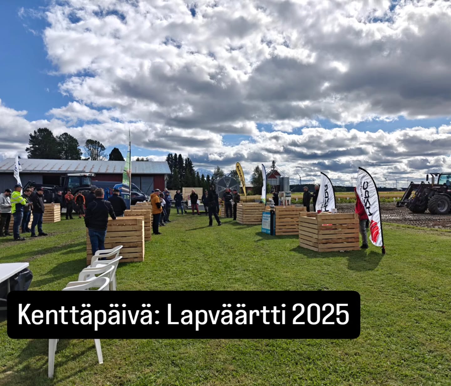 Tällä viikolla pääsimme tutustumaan Lapväärtin perunalajikekokeeseen ja kuulemaan perunamaailman ajankohtaisia asioita. Koko kentän satoisin lajike oli yleisperuna Sunita! Uutuuslajikkeemme Libra oli myös loistava👌 -muutamia mainitakseni. 😁 #hzpc #kantaperuna #siemenperuna #sunita #libra #paraslajike #peruna