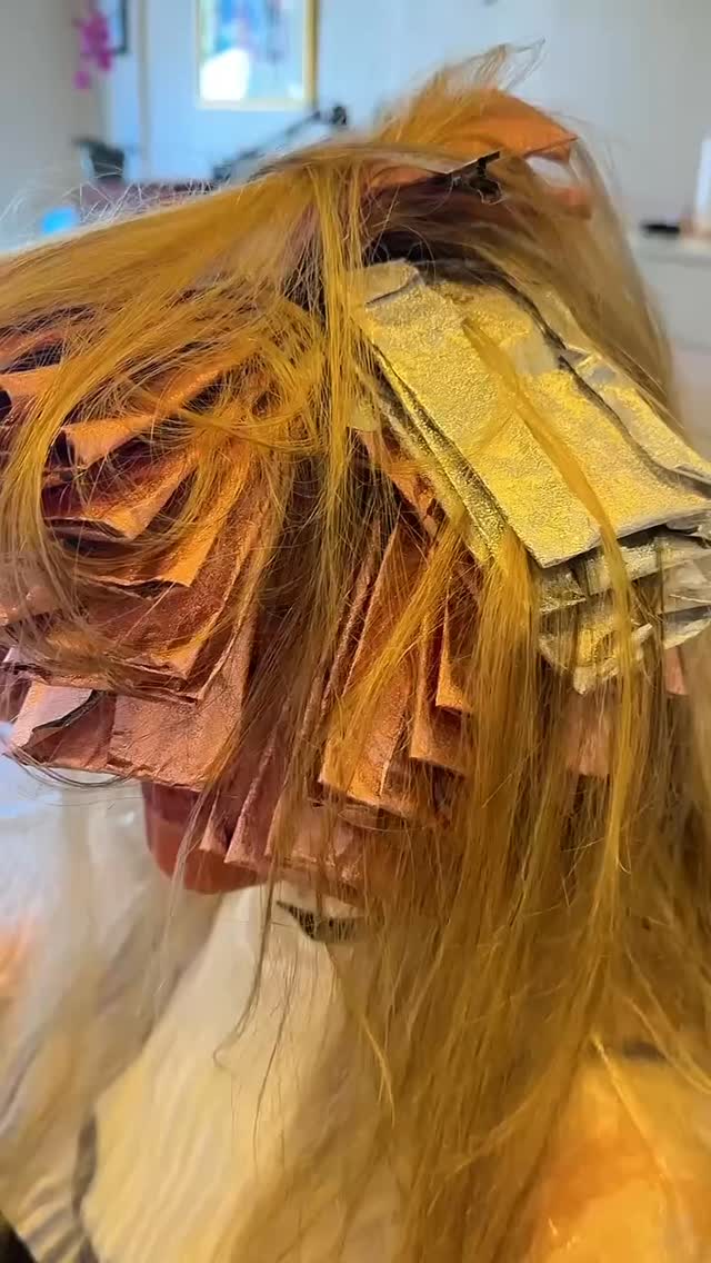 Dream blonde in one session
Lightening + toning = soft, radiant color with hair health in mind.
Your transformation starts here.
Book now.
lb-hairextensions.com
#lbhairextensions #losangeles #haircare #healthyhair #blonde