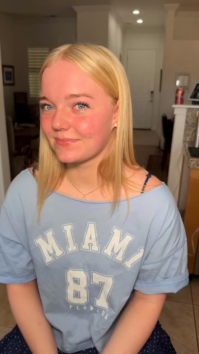 ✨Chloe✨
Hair and makeup before and after ✨ She’s ready for her senior photos with @fifthandchestnut! 🤩 ✨
#makeupbyme #laketahoe #crystalbellbeauty #seniorphotos #onlocationmakeup #promua #renomakeupartist #makeupartistreno #laketahoemakeupartist #softglam #elevatednatural #crystalbellbeautyelevatednatural #makeupartistlaketahoe #onlocationbeauty #travelingmakeupartist