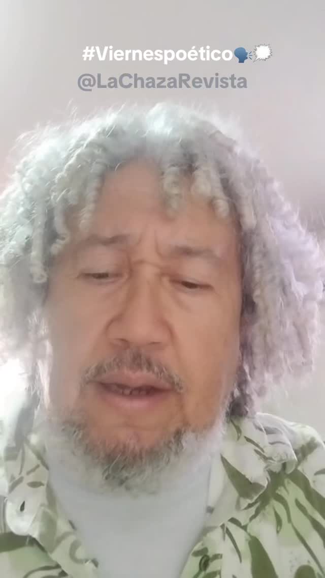 ⚾️🧢LA PELOTA CALIENTE⚾️🧢
🕴️🌟El gran Iván González García, narrador, dramaturgo, docente y gestor cultural, nos regala en este #viernespoético de La Chaza un fragmento de su cuento La Pelota Caliente.
@ivan.g.garcia.129 Gracias por esta emocionante lectura📖❤️
🖤Comenta y comparte a nuestros narradores cartageneros
🌱Ayúdanos a hacer crecer esta comunidad fértil
📚Encuentra más autores en la www.lachaza.com
#literaturaypoesía #lapelotacaliente⚾️🔥 #elpagadiario #Napo #elenemigoyunviajehacianingunaparte #celebramostuobraivángonzález #literaturafértil #escritorescartageneros #lachaza #comunidadcreativa