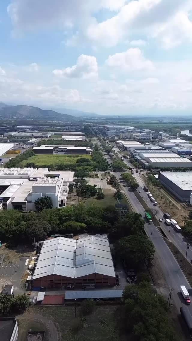 La Energia Solar ☀️⚡ están auge, y aún quedan muchos techos que se están desperdiciando cuando podrían convertirse en fuentes de ingreso. Desde Arquo preparamos las cubiertas para que puedan soportar el peso de los paneles y no se generó filtraciones en el camino..
