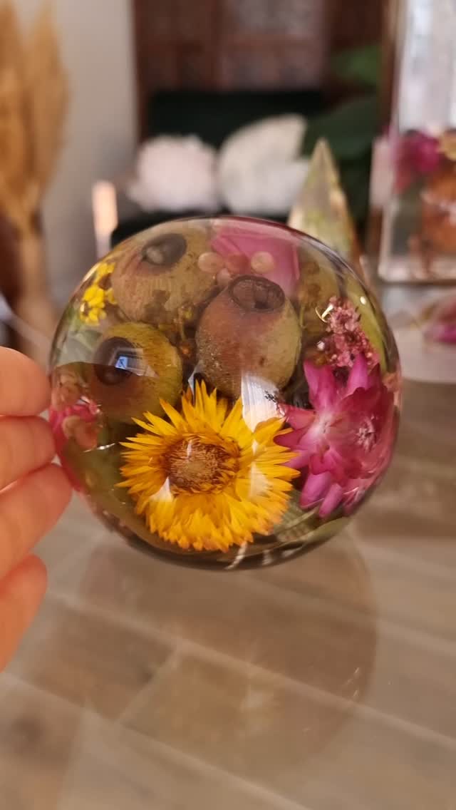 ✨️ There is a whole entire world in there, full of moments, memories and feelings. Frozen in time, forever ✨️