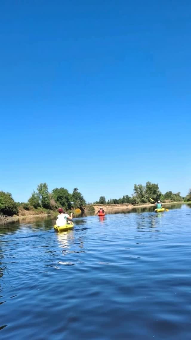 Laissez-vous porter par le bleuâŠ
Saviez-vous que lâeau a un vĂ©ritable pouvoir sur notre bien-ĂȘtre ? Les scientifiques parlent de « thĂ©rapie bleue » : passer du temps prĂšs de lâeau rĂ©duit le stress, apaise lâesprit et recharge les batteries.
Bonne nouvelle : pas besoin dâaller Ă lâocĂ©an pour en profiter. Entre Roanne et Gien, la Loire dĂ©voile ses paysages les plus secrets et prĂ©servĂ©s. Balade Ă vĂ©lo, pause sur une berge, navigation tranquille⊠chaque moment au bord du fleuve devient une parenthĂšse ressourçante.
Vivez votre « thérapie bleue » avec Loire en Vie, la destination pour découvrir la Loire autrement.
www.loireenvie.fr
#loireenvie #bleu #therapie #therapiebleue #loire #nature #detente #antistress