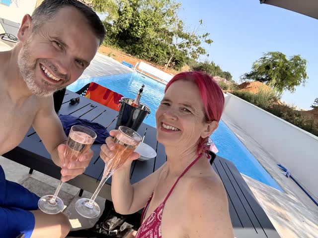 Thanks to Paul & Emma for letting me share their gorgeous vid of them enjoying their first pool summer, you can’t help but smile watching it ❤️❤️❤️ #summertimelove #livingthedream #pooldesign #poolinstallationfrance #pool #lovinglife