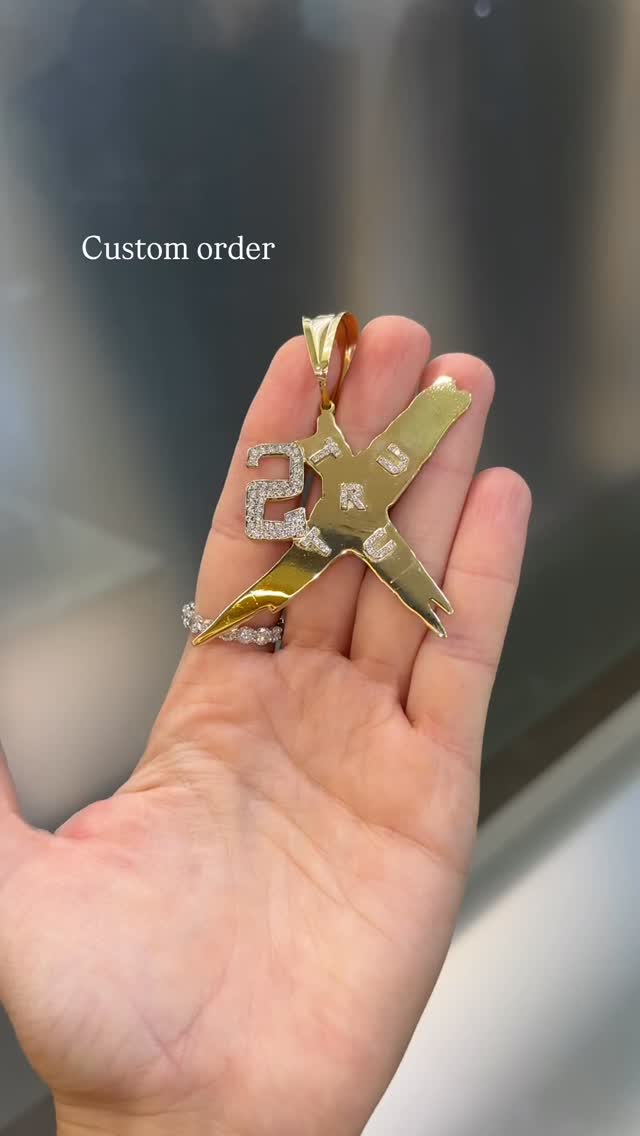 Create yours now 💭 ✏️ 🗒️ #customorder #custompendant #solitaireantwerp