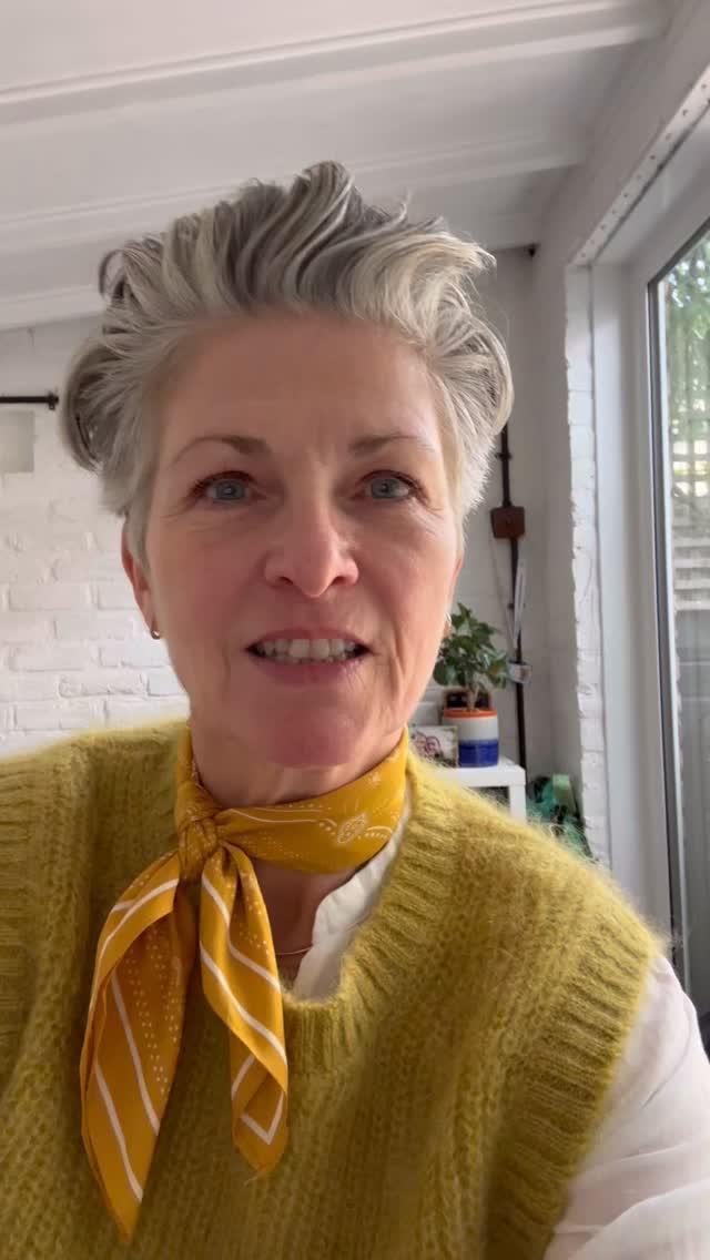 The relationship between a celebrant and a couple forms such a huge part of how the ceremony goes. It’s a massive joy and privilege to be so involved in the lead up to, and on, their very special and important day and once it’s over there’s an element of sadness that the regular contact is over! As one couple put it “it feels quite odd now just being released into married life by you after getting to know you”. ♥️