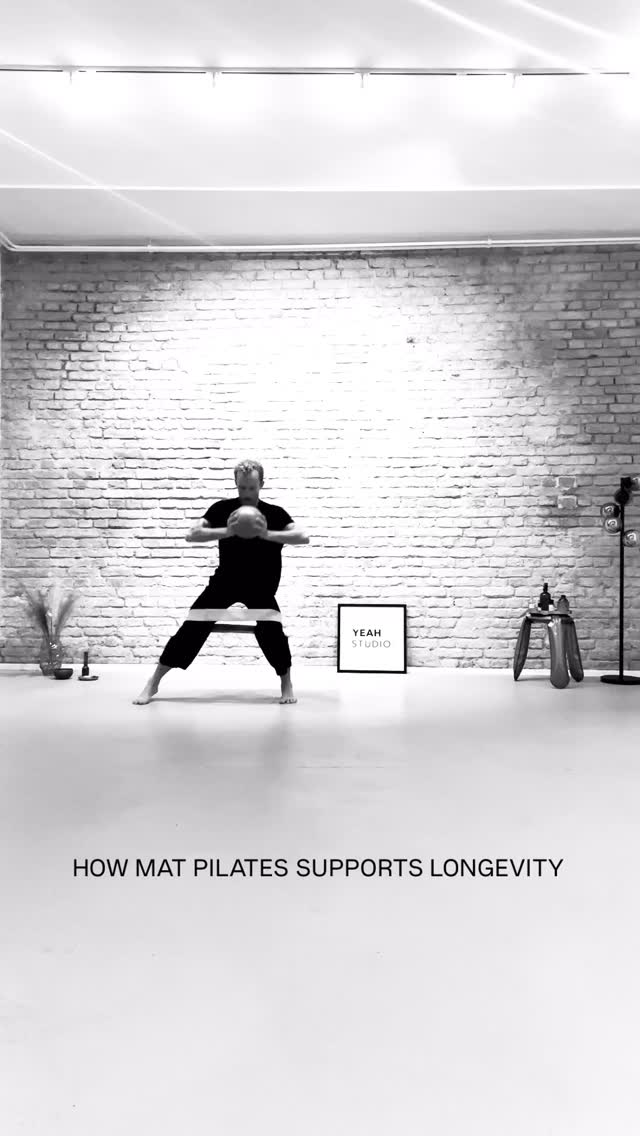 flex better, move with ease. pilates builds mobility and juices your joints — your ultimate anti-aging practice. longevity on repeat.
#yeah #pilates #mobilitytraining #longetivity #healthylife #yeahstudio.berlin