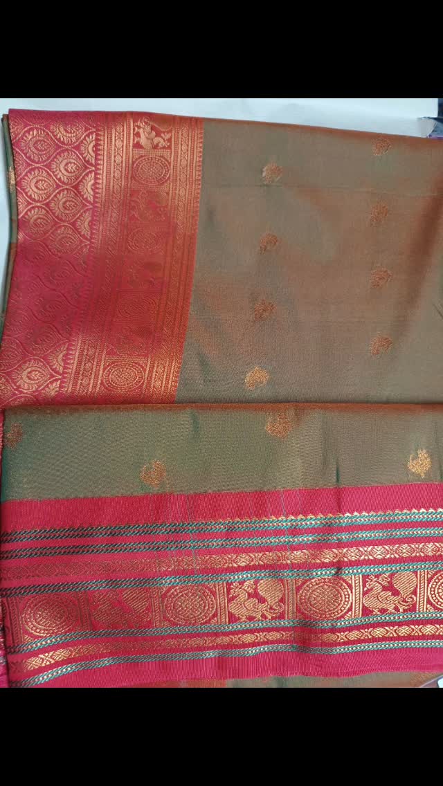 Unleash your inner diva in a Kadiyal Paithani sari! 💃🏽 The intricate designs, luxurious fabric, and timeless elegance will make you feel like royalty. You'll exude confidence, poise, and sophistication, turning heads wherever you go. ✨ #KadiyalPaithani #PaithaniSaris #SariInspiration #WomenEmpowerment"
