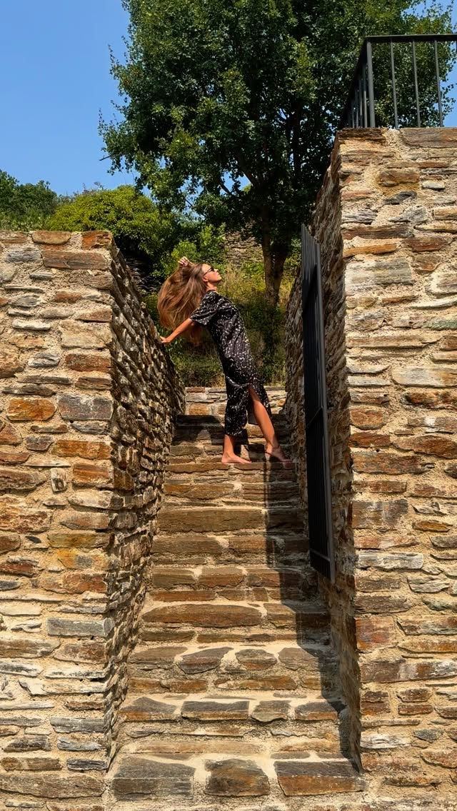 Serving fall looks under summer skies π βοΈ
The new collections are in store & waiting just for you π₯°
#botthymenwomen