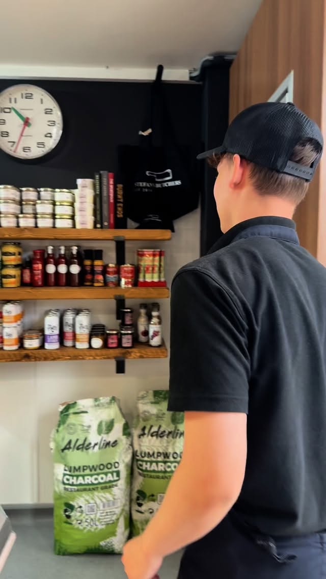 Our butcher’s larder is fully stocked for all your sauces and accompaniments! Have you tried our @atkinsandpotts Mint Sauce? 🐑
#mintsauce #butcherslarder #sauce #stayhungrywokingham #foodies #delicious #localbusiness #lambdish #tasty