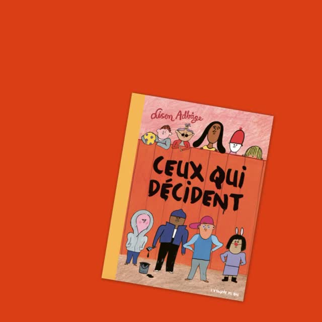 À une semaine de la rentrée scolaire, nous sommes heureux de vous annoncer que l’album « Ceux qui décident » de l’autrice-illustratrice suédoise @lisenadbage est à nouveau disponible/commandable en librairie et sur notre site Internet. Parce que nous pensons que la violence verbale et/ou physique n’a pas sa place à l’école, cet album offre une histoire originale et pleine d’espoir sur un sujet pourtant sensible. Lire cet album à son enfant et en discuter avec lui ensuite, c’est le moyen de lui donner quelques clés pour réagir face à une situation violente.
Et pour aller plus loin, nous vous offrons un petit dossier sur le harcèlement à l’attention des enfants, des parents et des enseignants si vous commandez directement l’album sur notre site (lien en bio). À partir de 4/5 ans, 36 pages, 14€ et soutenu par le @le_cnl à sa parution en 2021. #letageredubas #albumjeunesse #lisenadbåge #ceuxquidecident #ecole #rentree #rentreeescolaire #amitie #relationsenfants #harcelement #litteraturejeunesse #cnl #editionindependante #harmoniamundi