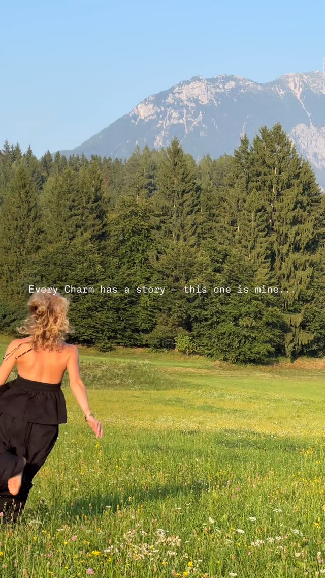 Werbung | Every Charm has a story – this one is mine. Carrying some beautiful pieces by @theofficialpandora home with me ✨ #PandoraCharmStories #belove