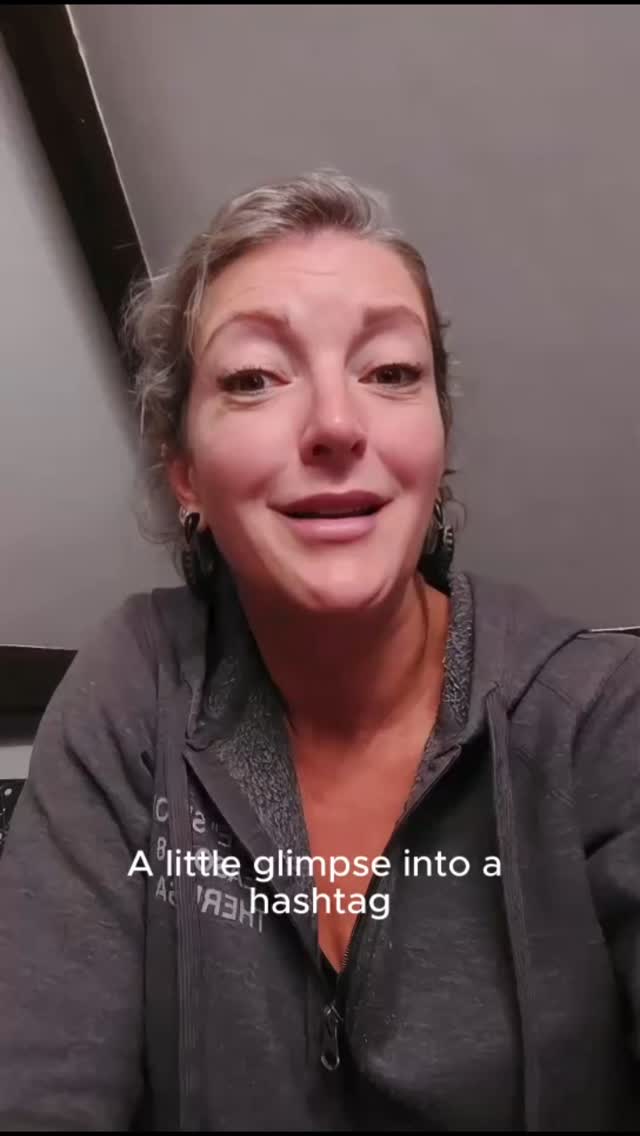 Behind the scenes of international instructing: research, booking tickets and renovating my infamous "ancient crafts" camper van. 🤪
#ancientcrafts #theresaemmerich #traditionalskills #bushcraft #deerskin #braintanning #stoneage