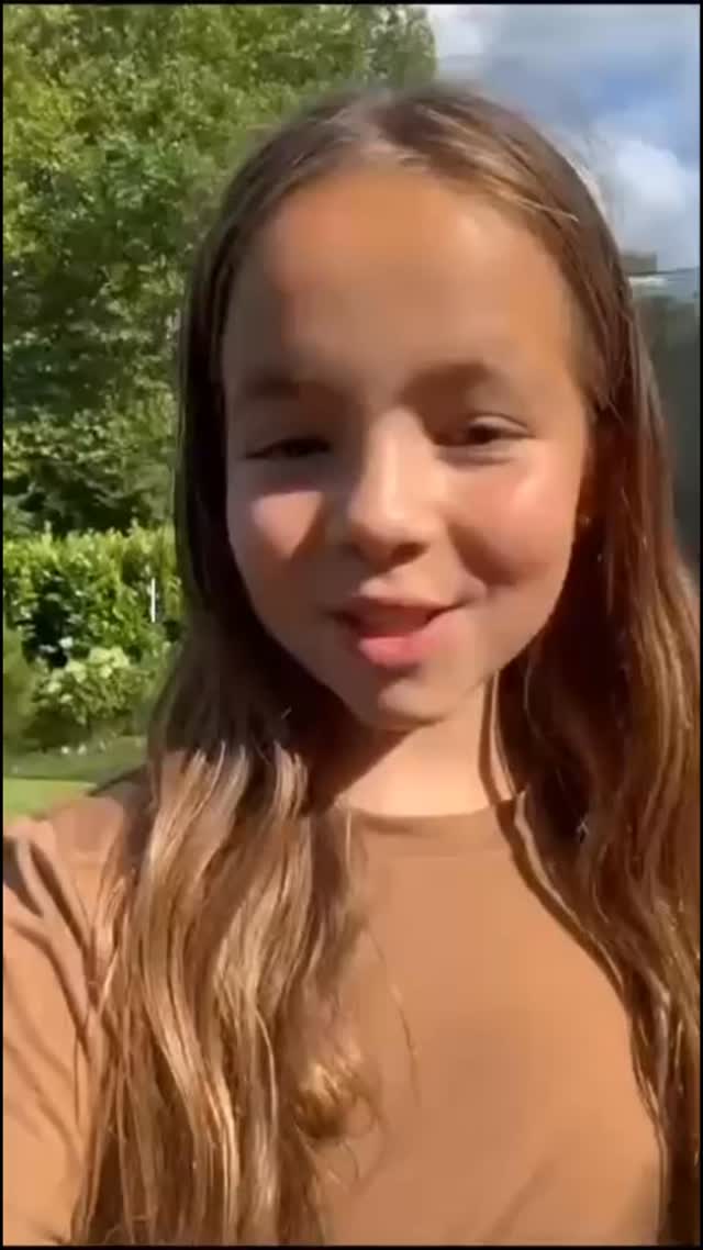 Dieser Summer Hype von Elina, Lotta und Mila ist ja wohl der absolute Wahnsinn 🔥🚀 Gebt den Mädels auf jeden Fall ein fettes Like, wenn ihr das Video genauso abfeiert, wie wir. Ihr habt den Summer Hype echt gerockt 🤘