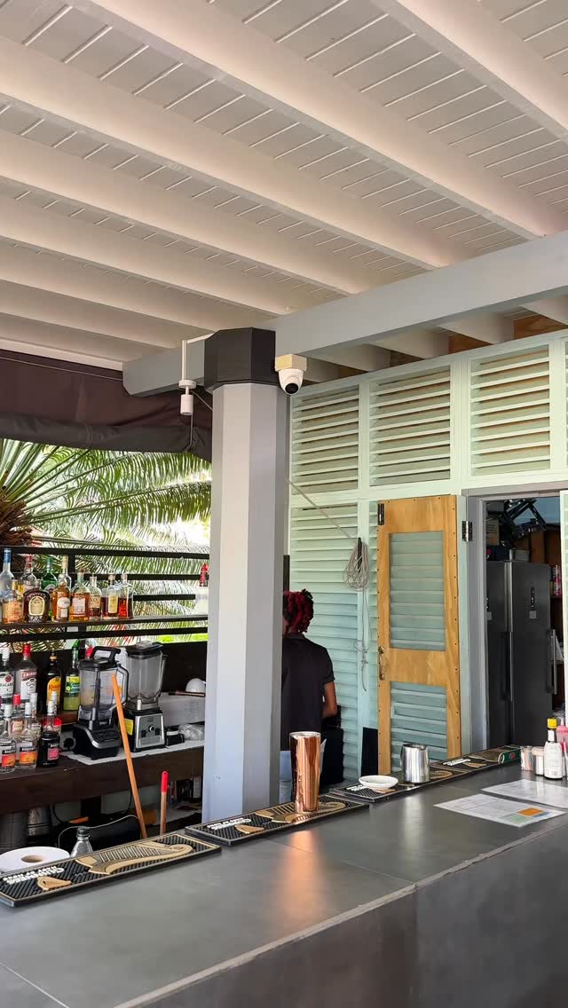 We’re also not a fan of Mondays so here’s a little treat to get you pumped for this week☕️ Fun Fact: it tastes even better than it looks! Don’t believe me?..come try it yourself😉
#knifeandforkgrenada #GrenadaEats #GrenadaFoodie #GrenadaRestaurants #GrenadianCuisine #StGeorgesGrenada #ExploreGrenada #TasteGrenada #CaribbeanEats #CaribbeanFoodie
#visitgrenada