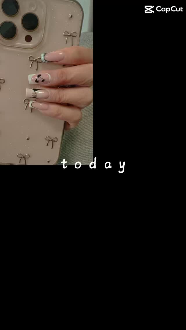 ✨ Haben Sie Ihr neues Nageldesign schon ausgewählt? 💅
Wir warten auf Sie – Ihr perfekter Look ist nur noch einen Besuch entfernt! 💖
#Nageldesign #NailArt #TrendNails #BeautyInspo #PastelVibes #NailsOfInstagram