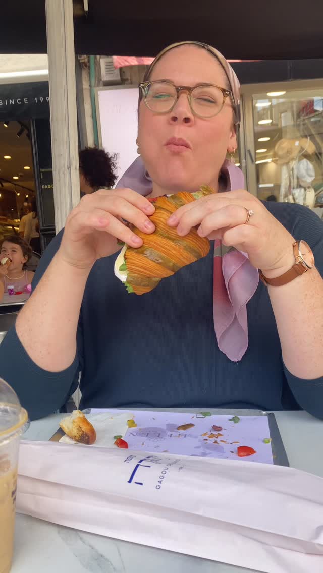 Another year around the sun ✨
Feeling grateful for my students, singing, and all the ups and downs of life.
And because birthdays should be shared → here’s my gift to you:
🎶 Buy a package of 4 lessons, get 1 lesson free 🎉 (through August).🎁
DM me if you’re down!