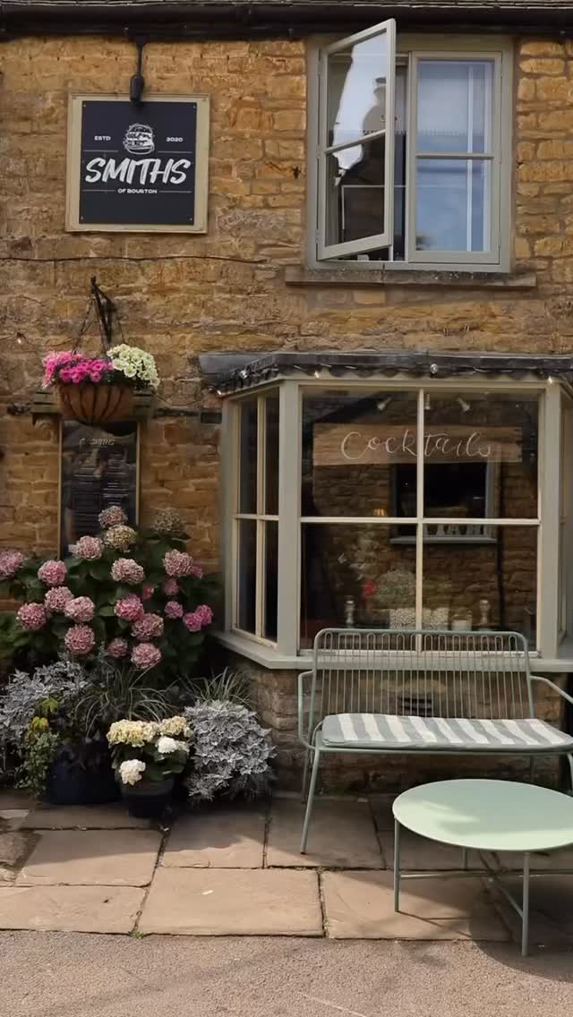 We’ve gained a few new followers over here recently so thought it would be a good idea to reintroduce ourselves 👋🏼
We also wanted to take this opportunity to say a huge thank you to everyone who has supported us and helped us get to where we are now.
It’s been 5 years of hard graft and this year has been a big turning point for us. Although we are constantly trying to grow and improve, we finally feel we have created a strong brand, a fantastic product and an incredible team at Smiths. However we wouldn’t be anything without your custom - so thank you for your continued support, a small business with big dreams and goals! 👊🏻
Also thanks @homewrecker_uk for the 🧀 and thank you @katherinejwilliamscreative for the lovely content here 🎥
Seb & Theo x