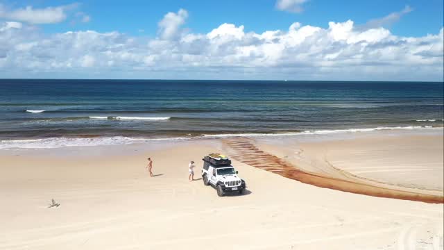 — 🌞🌊
📍North Straddie, QLD
🎥: @mitch.dann
#jeepaustralia
#jeepgladiatorrubicon
#camping
#fyp
#beachdriving
#4wdlifestyle
#queensland
#northstradbrokeisland
#beachlife
#beachday
#vibes
#4x4australia
#jeepnation