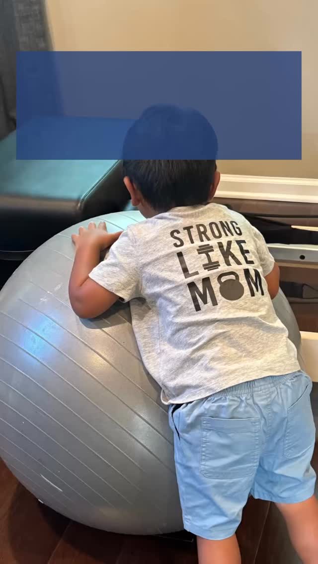 Pregnancy can bring a lot of hip tension (thanks to posture shifts, growing belly, and all those hormones!). Using an exercise ball makes hip openers feel supportive, gentle, and safe while giving your body space to release. 🌸
✨ Benefits:
🔵Relieves tight hips & low back
🔵Prepares your body for labor
🔵Encourages better posture & mobility
Grab an exercise ball, take it slow, and let your hips melt into these movements. 💛
#PrenatalWellness #PregnancyMovement #PelvicHealth #PrenatalYoga #BlissPTandPilates #PregnancyExercises #MindfulMotherhood #StrongMoms