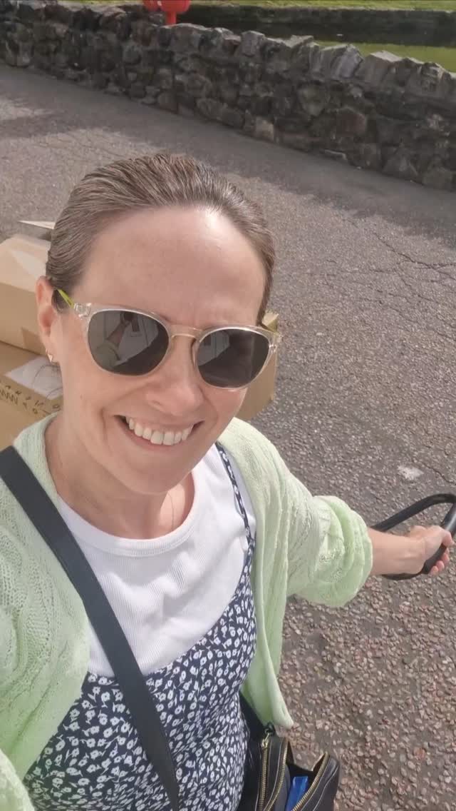 Join me as I deliver my first order to @glenfiddichwhisky Distillery. It feels surreal to be showcased alongside @johnstonsofelgin , where I had my first design job. This is truly a proud moment for me. I hope the customers visiting Glenfiddich enjoy my collection!
Thanks to @andersonsatno8 for allowing me to borrow some of their Glenfiddich whiskys for a mini shoot before heading up to deliver.
#glenfiddich #glenfiddichwhisky #scottishwhiskey #whiskey #scottishdistillery #heritage #madeinscotland #woolaccessories #woolisbest #proudmoment #deliveryday #feelinggrateful