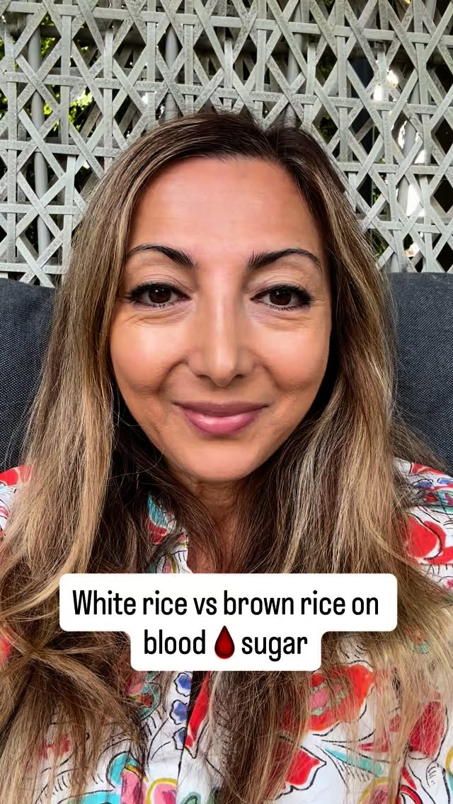 Watch 👀my blood sugar experiment with white rice vs brown rice
✨ Blood sugar balance 101 ✨
When we eat carbs or sweet foods, they get converted to glucose and cause a spike in our blood glucose levels followed by a big drop. Repeated large spikes and crashes are bad for our metabolic health and can lead to weight gain. The size of the spike depends on the type of carb/sugar and balance of the meal.
Eating complex carbs (brown bread/rice/pasta, quinoa, sweet potato) instead of simple carbs (white rice/pasta/bread, white potato) causes less rise in blood sugar and combining carbs/sweet foods with protein and/or fat also reduces the blood sugar effect, staving off cravings and keeping us full for longer.
Think of your blood sugar like a wave—you don’t want sharp spikes ⬆️ and crashes ⬇️, you want smooth, steady energy all day.
🔑 The basics:
🥑 Pair carbs with protein + healthy fats
🥦 Add fibre (veggies, whole grains, legumes) to slow absorption
🍳 Build balanced plates: think protein + colourful veg + complex carbs
🍠 Swap simple carbs (white bread/rice/pasta, pastries, white potato) for complex carbs (quinoa, sweet potato, oats, brown rice/bread/pasta)
🚫 Limit sugary foods that send blood sugar on a rollercoaster
Examples:
• Oats ➕ nut butter ➕ chia seeds
• yoghurt ➕ berries ➕ seeds
• Apple ➕ cheese or nut butter
• Dark chocolate ➕ nuts
• Rice ➕ salmon ➕ broccoli
Balanced blood sugar = steady energy, better mood, fewer cravings 💪
#NutritionalTherapy #LifestyleMedicine #BloodSugarBalance #FoodAsMedicine #FunctionalNutrition #IntegrativeHealth #RootCauseHealing #HolisticNutrition #WellnessMedicine #BalancedLiving #NutritionForHealth
#weightmanagement
#mood #cravings #anxiety