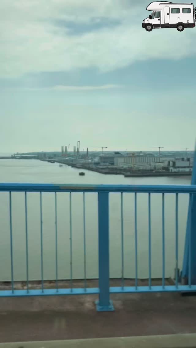 Vorbei an Feldern, Flüssen, Bergen 🌿🚐
jede Landschaft nährt die Sehnsucht,
immer weiterzufahren.
#vanlifediaries #wegestattwände #wohnmobilleben #neuanfang #wegestattwaende #vanlifegermany #minimalismus #ontheroad #loslassen #frankreich #travelling #lifeisprecious #selbstfürsorge #reiseblog