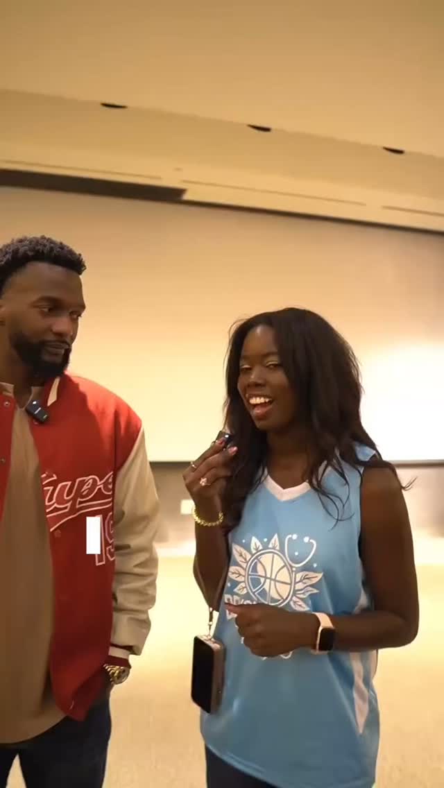 BTS 2025 NBA All-Stars VIP Panel Part 1. Here, we have @askjeff , who is not only a lover of sports but a renowned therapist to the stars. Our co-founder @danicathediabetic caught up with him after speaking to the youth before their skills clinic and asked, "What's your why?"
This is Beyond the Game Health.
*
*
*
*
*
*
#beyondthegamehealth #MentalHealthMatters #mentalhealthadvocate #mentalhealth #sports #health #diabetes #sportspsychiatrist #sanfransisco #NBA #basketball