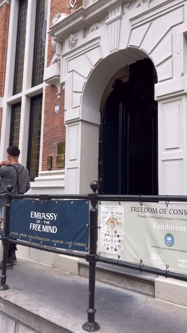 The moment I discovered this place in Amsterdam
I was intrigued
I felt at home
A place where all my interests come together
A library I could only dream of
Artwork so inspiring I could watch it all day
Knowledge of spiritual and esoteric books
Ancient wisdom from all over the world
World famous speakers
And now you have the possibility to experience Sound baths at this amazing venue
Imagine the level of deepness and awareness this portal has to offer
Join me on the very first session at the Embassy of the Free Mind!
10 September 20:00-21:30
Tickets via link in bio
#SoundJourney #SoundBath# #Alchemybowls #Amsterdam