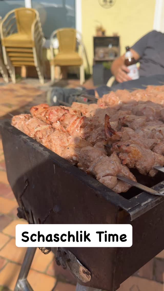 Es ist wieder soweit – die Jungs treten in den nächsten Wochen gegeneinander an, um herauszufinden, wer das beste Schaschlik grillt. #schaschlik #schaschlikspiesse #ofenbau #gemeinschaft #handwerk #firma #niedersachsen #gifhorn