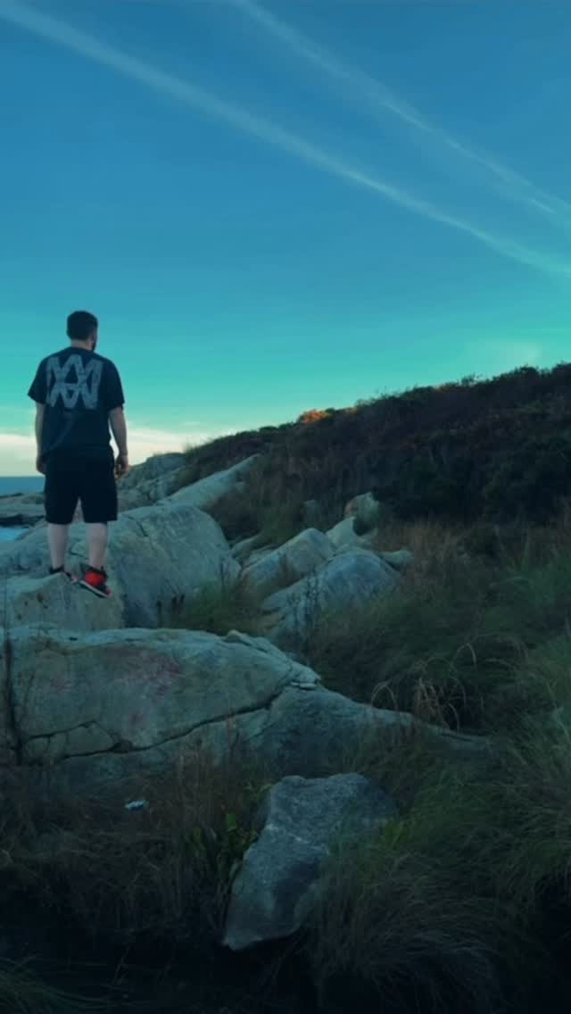 At 41.3902° N, 71.4656° W, the ocean doesn’t just crash—it speaks.
Black Point holds the echoes of code carriers past, a vibe etched into stone and salt air. Standing here, you feel it: creativity moving through the fold, waiting for those who can carry it forward.
🌊✨
#BlackPointRhodeIsland #CreativeEnergy #CodeCarriers