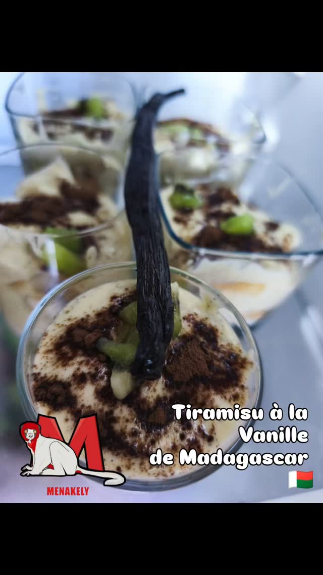 ✨ Tiramisu à la Vanille de Madagascar ✨
Une gousse de Vanille de Madagascar pour un saveur unique !
Je vous partage la recette pour (4 à 6 personnes) 🤤
- 250 g de mascarpone
- 3 œufs (jaunes et blancs séparés)
- 100 g de sucre
- 1 gousse de vanille (sur notre site, voyez comme elles sont énormes et elles viennent directement de notre plantation à Madagascar 🇲🇬)
- 200 g de biscuits à la cuillère (boudoirs)
- 200 ml de lait (ou lait vanillé). Vous pouvez utiliser la gousse de vanille pour parfumer le lait
- Cacao en poudre non sucré (pour la déco)
👩🍳 Préparation :
- Sépare les jaunes des blancs d'œufs.
- Fouette les jaunes avec le sucre jusqu’à ce que le mélange blanchisse.
- Ajoute le mascarpone et les graines de la gousse de vanille et fouette jusqu'à obtenir une crème lisse.
- Monte les blancs en neige ferme, puis les incorporer délicatement à la crème mascarpone à l'aide d'une spatule (mouvement du bas vers le haut pour ne pas casser les blancs).
- Trempe les biscuits rapidement dans le lait froid
- Dans les verres, verrines), alterne une couche de biscuits imbibés et une couche de crème et des fruits.
- Termine par une couche de crème.
- Couvre et place au réfrigérateur pendant au moins 4 heures
#vanillamadagascar #vanille #madagascar #gasy #tiramisu #tiramisuvanille #vanillemadagascar 🇲🇬
