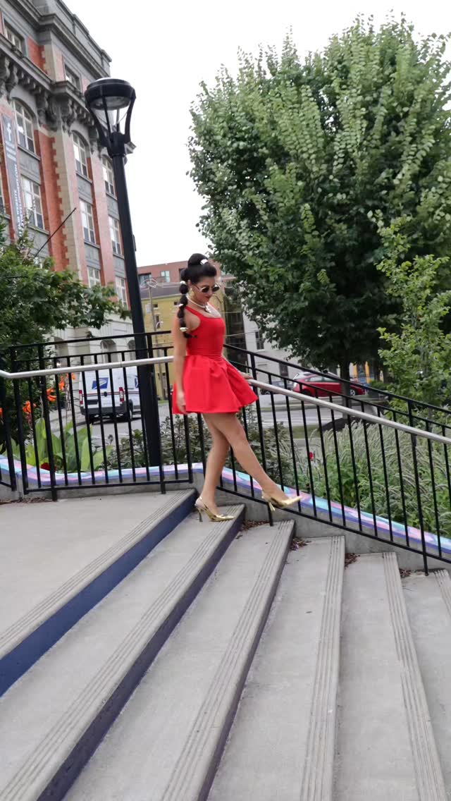 👀Spotted: OTR’s newest destination for wellness, fashion & fun… xoxo 💌
Ella Vita — “Beautiful Life” — inspired by my travels & love for finding beauty everywhere.
🌎 This is my heart project: curated closet finds, rentals, gifts, accessories, fresh home-crafted baked goods, monthly events, and even more to come.
📸 Upstairs you’ll also find more exclusive shopping + my @elevatexperiences marketing office, where I’ll be offering Power Hour photoshoots soon.
♥️None of this would be possible without Savannah inviting me into her world. Her NEW @savannahshydeaway OTR location opens Sept 1st next to Nicola’s (massages by appt!) and I’m forever thankful to grow alongside such inspiring women.
📲 Stay in the know: Text (513) 268-8152 “Sign me up” & add your email — special invites & surprises drop there.
📅 Grand Opening Party → Fri, Sept 5 | 5–8pm. Pop in anytime, sip something sparkling, enter giveaways, and celebrate with us. 🥂✨
Your new one-stop spot for wellness, style, and fun is here.
Follow along:
👗 @ellavita_co
🌿 @savannahshydeaway
💆♀️ @klearbykarynn
More to come!
#EllaVita #BeautifulLife #OTR #CincyBoutique #CincyFashion #Style #WellnessAndStyle #CincyEvents #cincyfinds #ootd #fashion #cincythings #otr