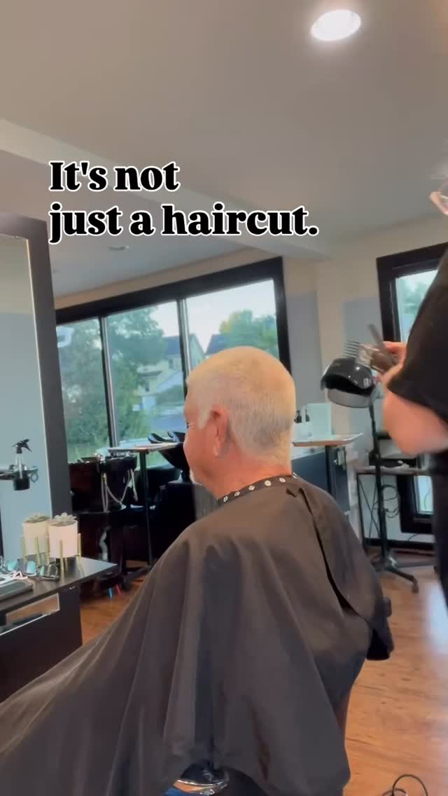 It's not just a haircut. ✨
What was your best experience in a salon and how it did it impact your confidence?
#rochesterny #rochesternysalon #rochesternyhairstylist #explorerochesterny #exploreroc #