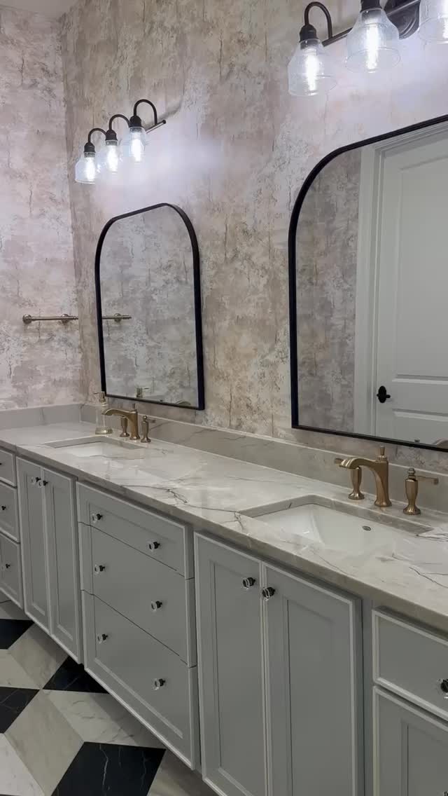 This is one of my favorite custom cabinets we’ve done. A soft blue trimmed in white with crystal knobs. The wallpaper, unique twist on checkered floors, and the cabinets all work together to create a beautiful distinctive space!
#interior #interiordesign #interiordecor #bath #bathroomdesign #trendingreels #homedesign #homedetails #ruedaily #idcoathome #inspiration #customcabinets #customcabinetry #bathroom #bathrooms