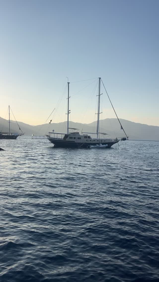 #haftalıkteknekiralama #teknekiralama #boatlife #fethiyetekneturları #boattrip⚓️ #sealife #tekneturu #muğla #rentboat #sunset