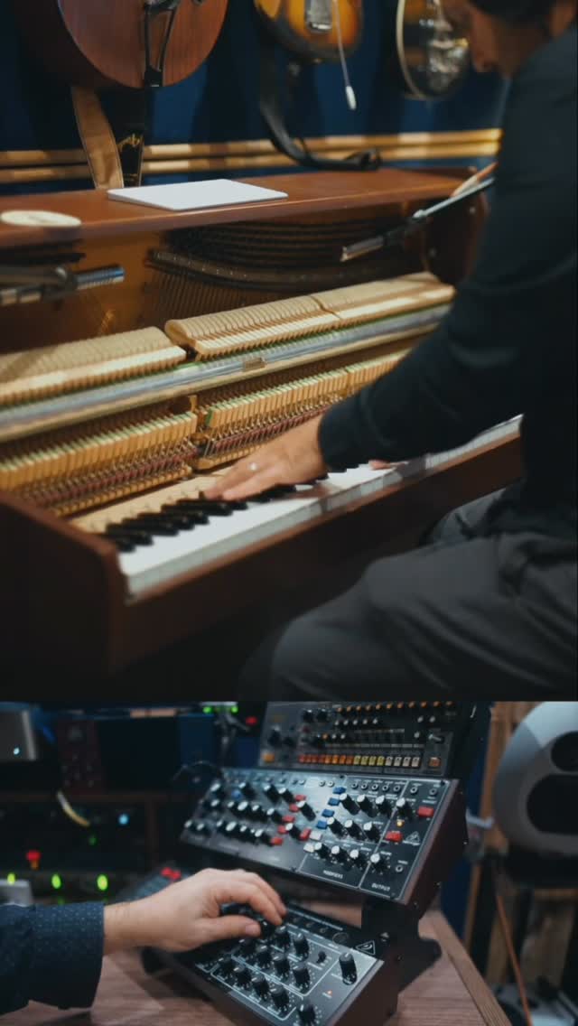 Something we can take what we do for granted. I sent a song starter to my colleague @alexhillsmusic without knowing what to expect. But when someone else gets to have a take on your tried and tested method, it can really flip them and bring something fresh and unique. In this video I’m showing some of the work that we dis together, more to come soon! Great job Alex 🔥 #collab #songwriter #musicproducer #recordingstudio #studiolife #indie #guitar #londonmusic #collaboration